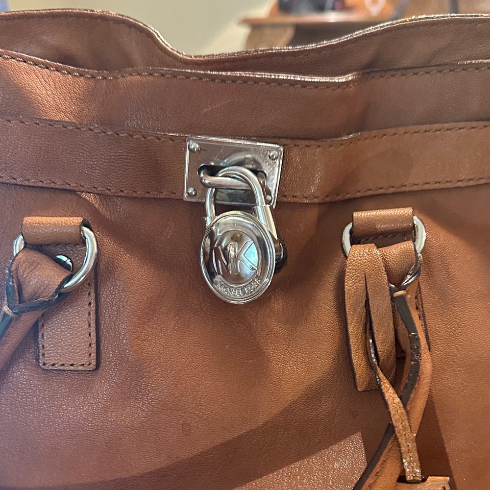 Micheal Kors Hampton Bag!! Still sells for 100-250
This bag keeps its value! - Picture 3 of 10